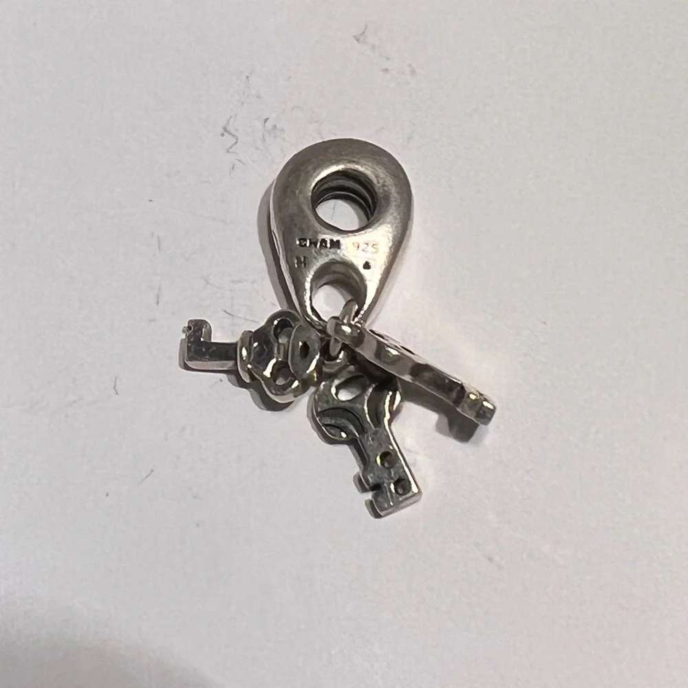 Chamilia 3 keys charm - Picture 8 of 8